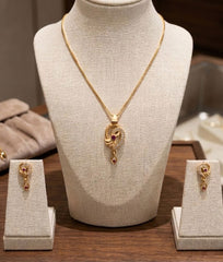 Ruby Swan Grace Pendant Set